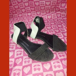 Chinese Laundry Black & White Dress Flats